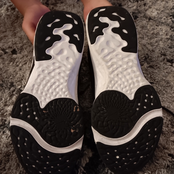 Black & White Nike Renew In-Season - Picture 4 of 4